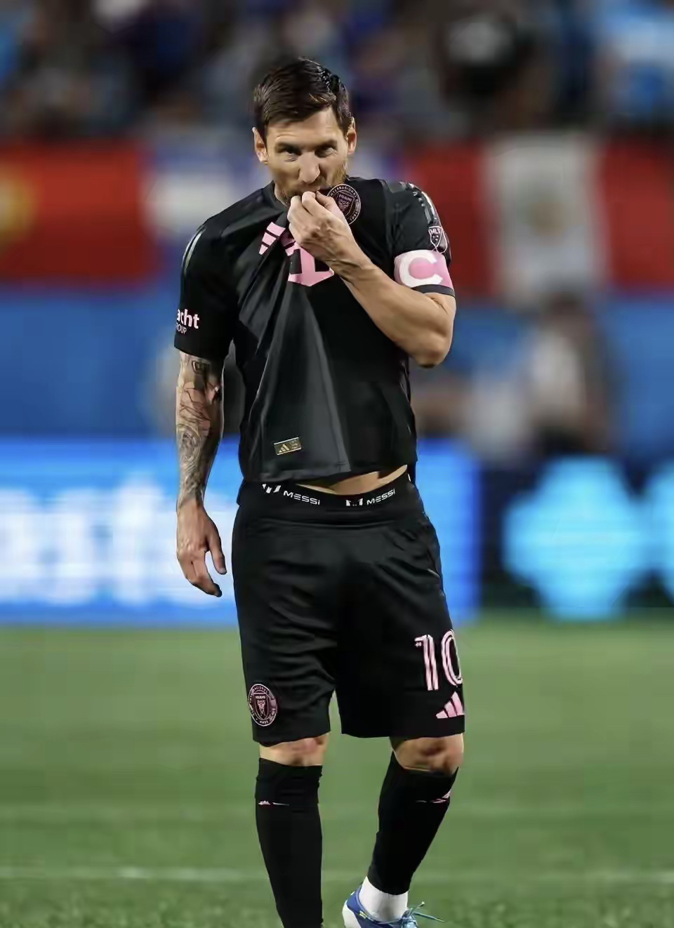 APP下载专区关于尼斯围绕足总杯更衣室发声梅西在老鹰比赛中连败，西汉姆调整名单备战欧联瞬间刷屏的信息